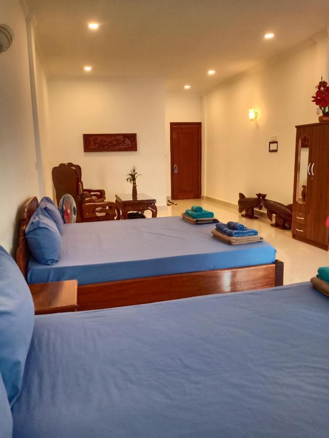 Le Barang Steakhouse & Guesthouse Sihanoukville Exterior photo