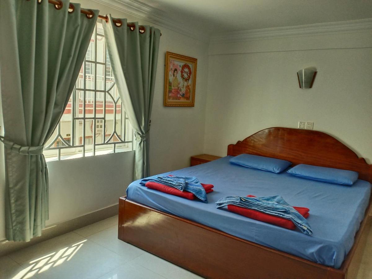 Le Barang Steakhouse & Guesthouse Sihanoukville Exterior photo