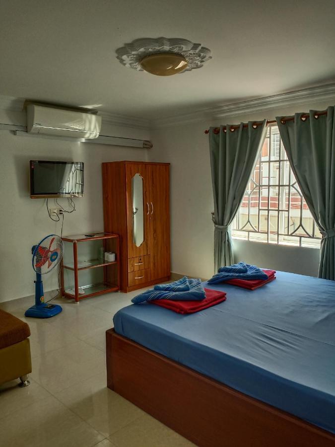 Le Barang Steakhouse & Guesthouse Sihanoukville Exterior photo